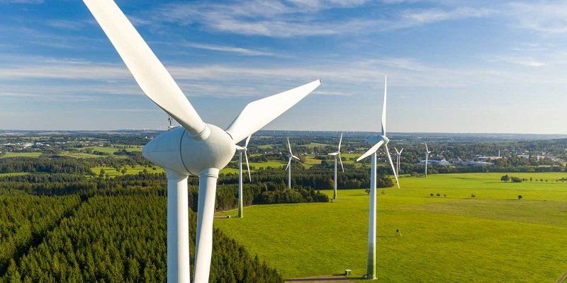 Zu sehen ist ein Windpark zur Erzeugung von Windenergie in der Zukunft. 