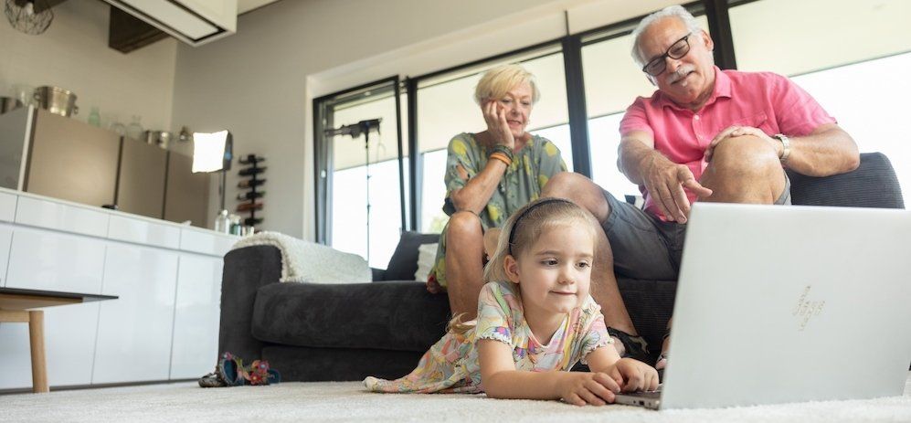 Internet Shooting Zuhause Großeltern Kind Unsere Energie kann