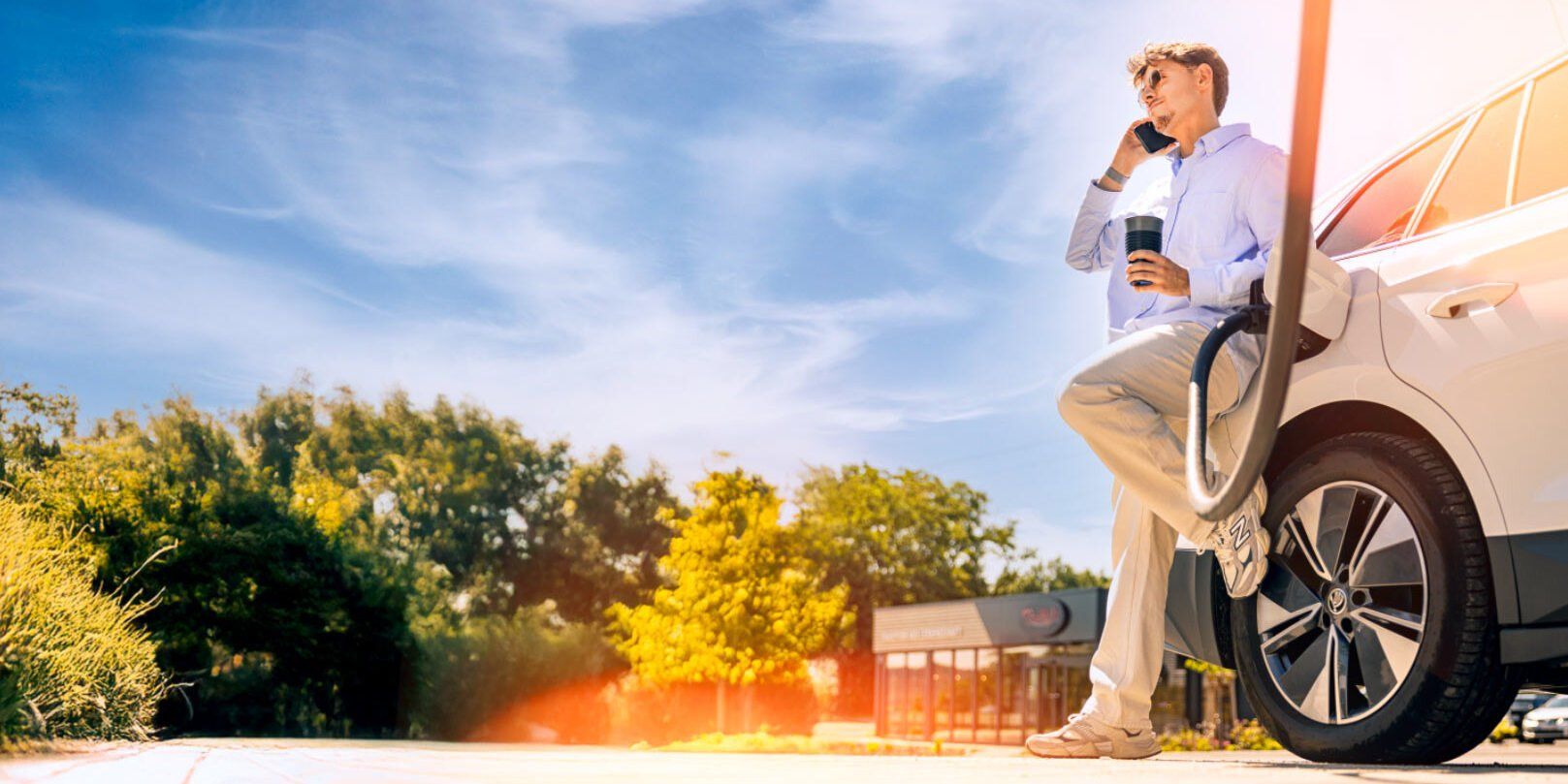 Unsere Energie kann Elektroauto Emob Auto Ladestation Mann