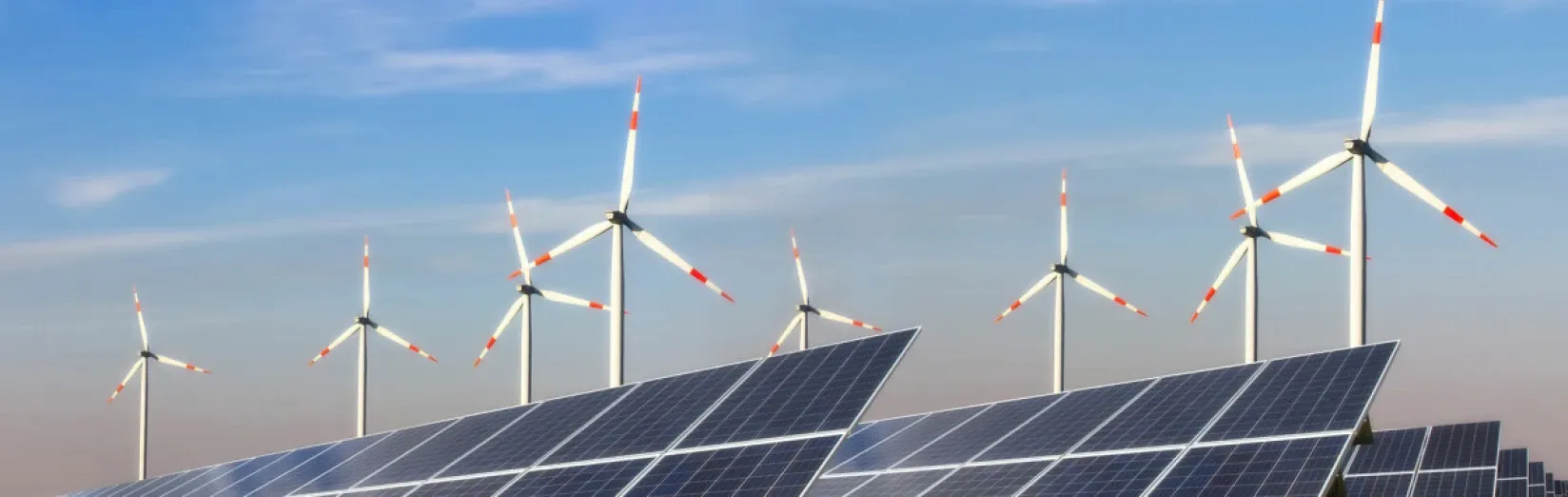 Photovoltaikanlagen und Windkrafträder